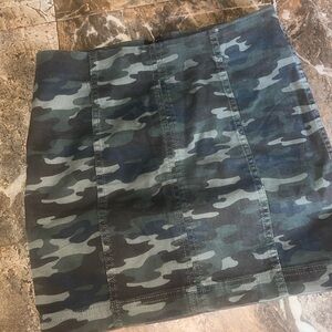 Free People camo mini skirt stretch size 4